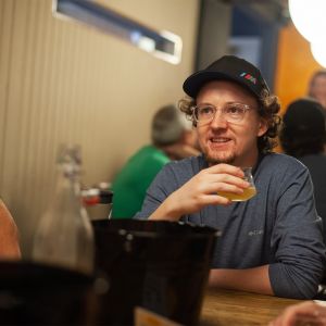 Guy-BeerTasting