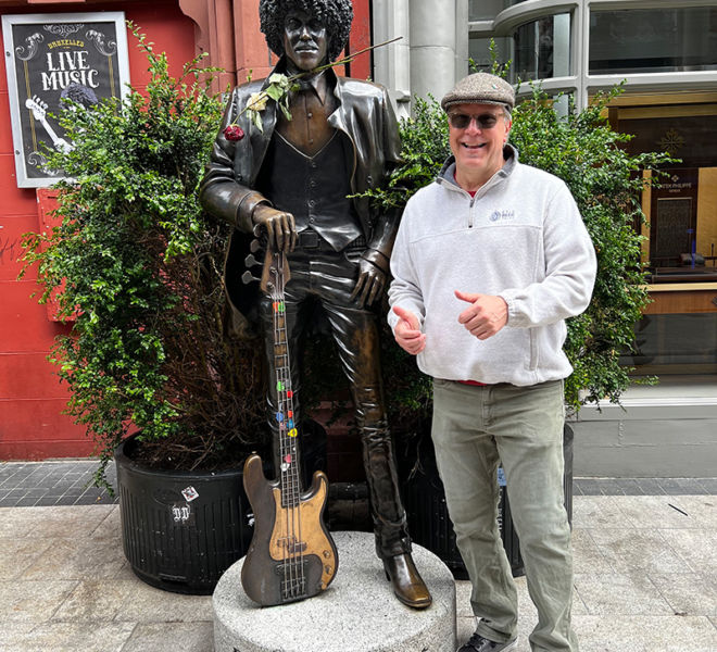Kurt with Statue