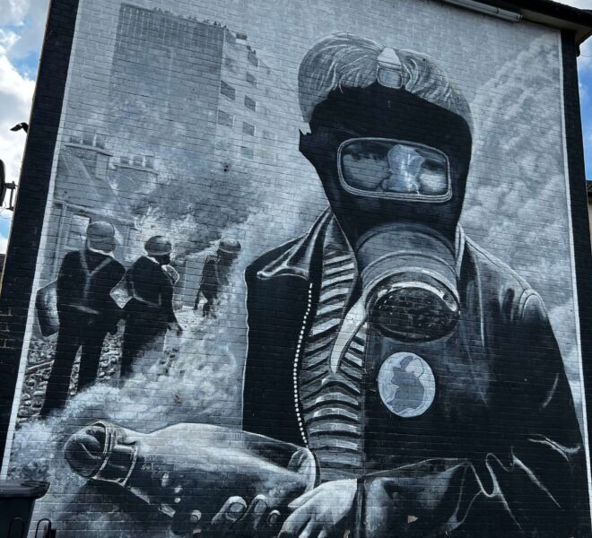 Murals-Gas-Mask